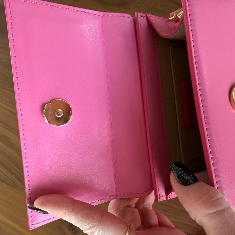 Jacquemus Medium Chiquito Bag with Shoulder Strap, hot pink - Picture 8 of 9